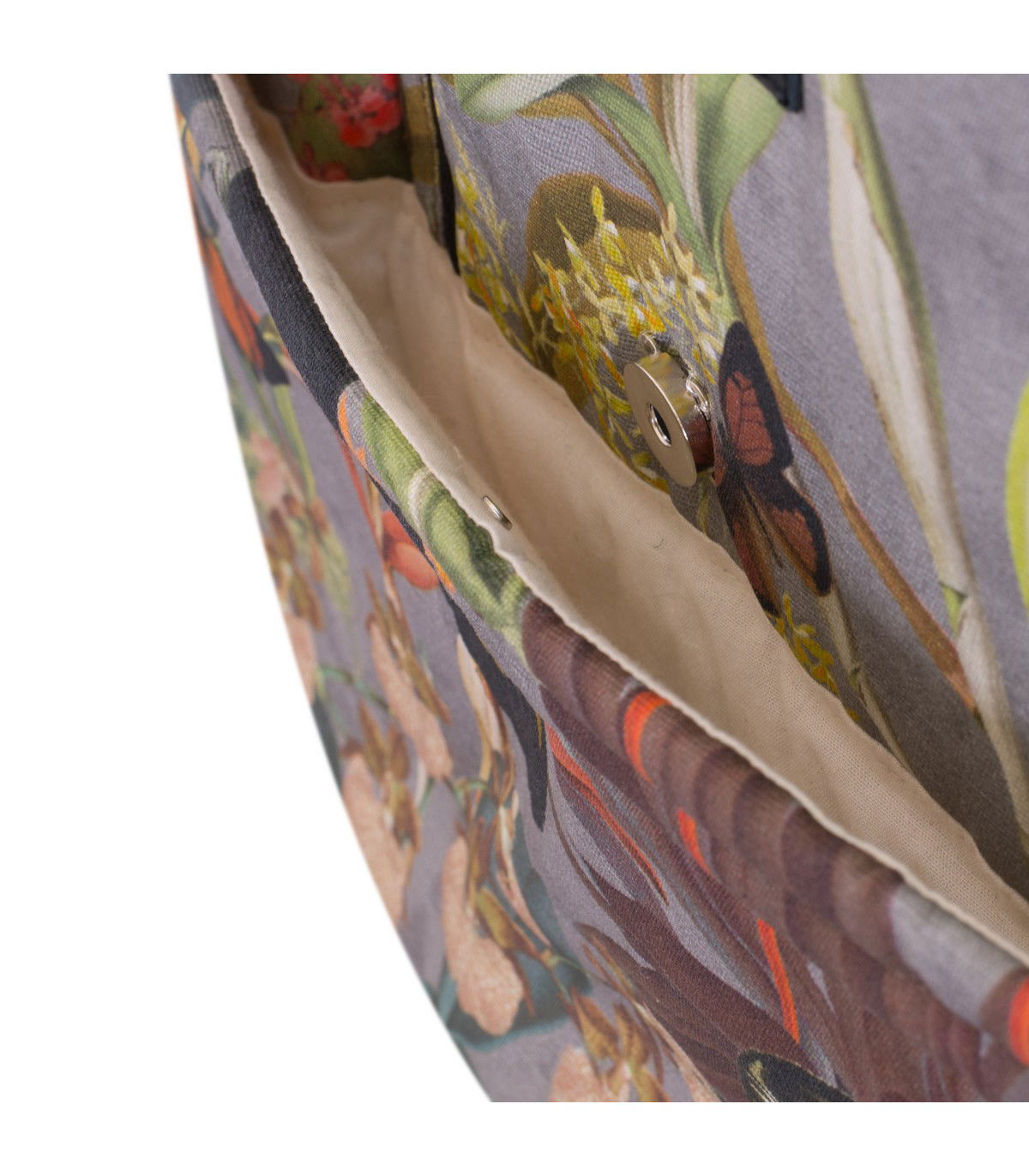 Detalhe de fechamento de bolso Exotic Couture